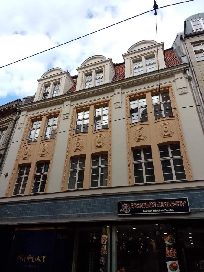 Piano Apartment In Halle Center - Netflix - Free Wifi 1 Luaran gambar
