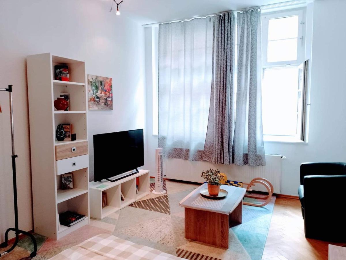 Piano Apartment In Halle Center - Netflix - Free Wifi 1 Luaran gambar