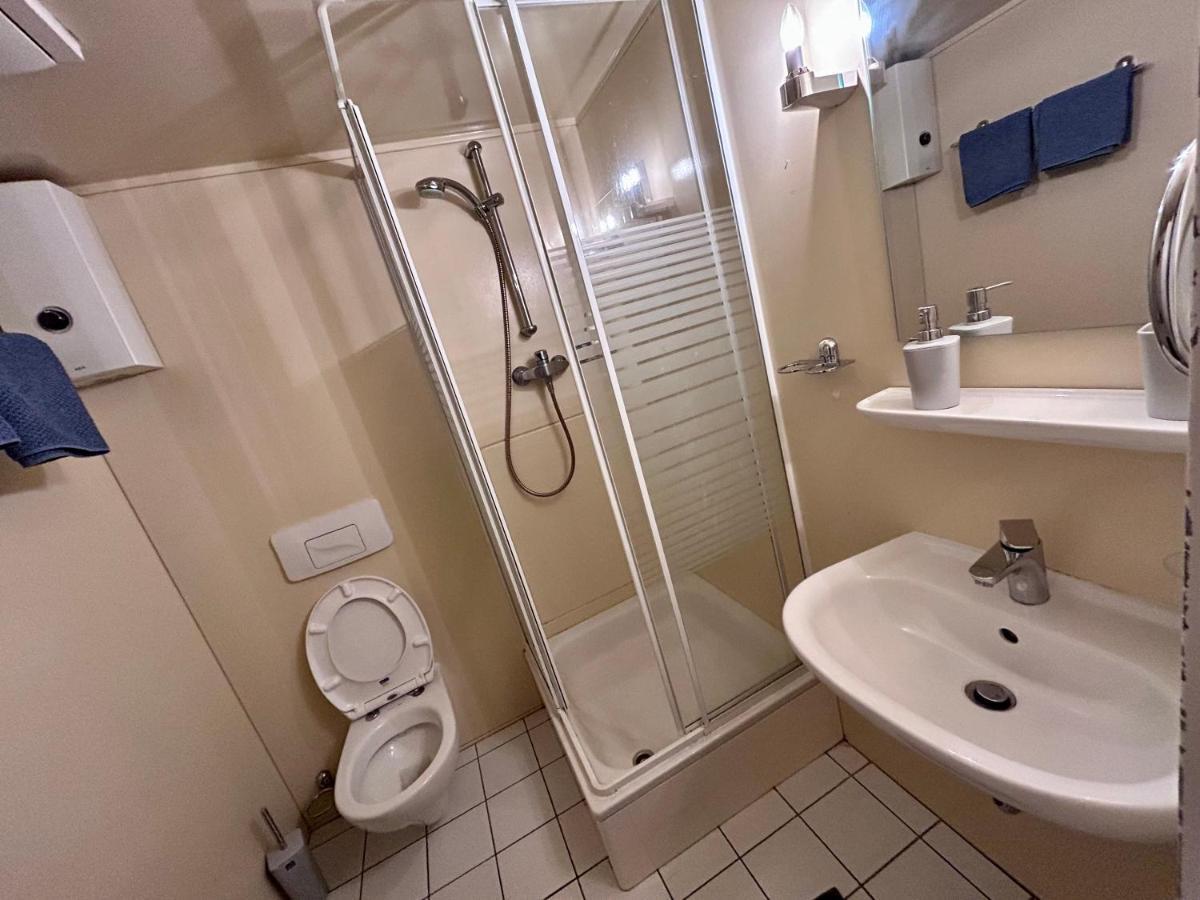 Piano Apartment In Halle Center - Netflix - Free Wifi 1 Luaran gambar