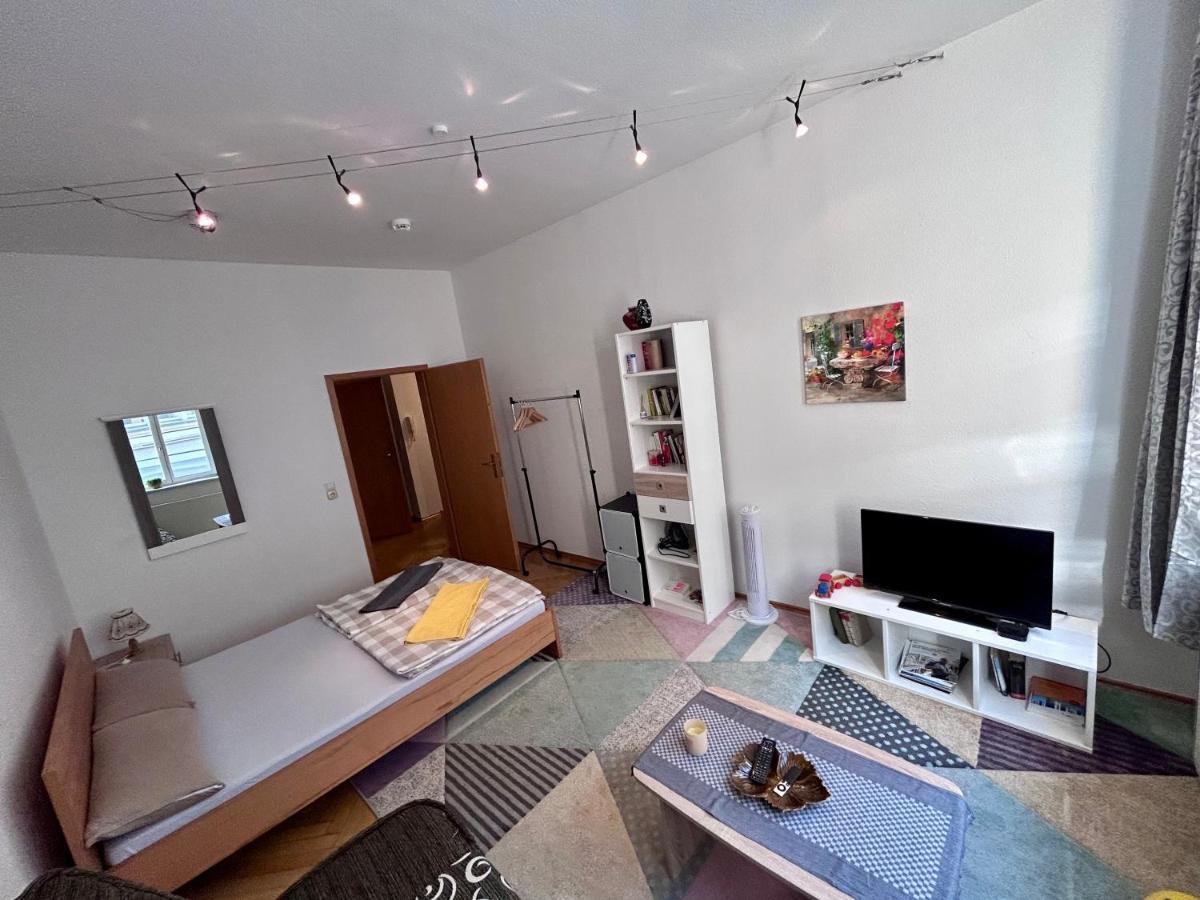 Piano Apartment In Halle Center - Netflix - Free Wifi 1 Luaran gambar